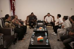 Sambangi Rumah Dinas Ketua DPRA, Ini yang dibahas Pj Gubernur Aceh