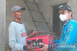 Pemerintah Bangka Tengah salurkan bantuan korban angin kencang