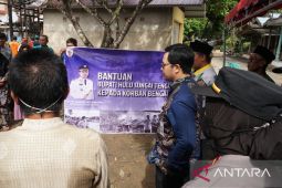 Korban kebakaran di tiga kecamatan terima bantuan