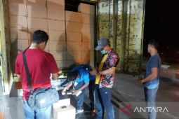 Polres Karawang tangkap dua mobil boks bawa 310 dus minuman keras siap edar