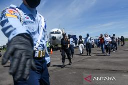 Simulasi penurunan paksa pesawat asing di Lanud Soewondo
