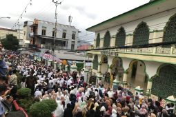 Warga Desa Batu Merah Ambon gelar tradisi Karnaval Hadrah, hujan bukan halangan