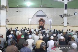 Kakanwil Kemenkumham khatib dan imam di Lapas Banjarmasin