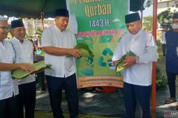 Bupati Asahan imbau gunakan daun untuk bungkus daging kurban