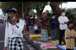 Pecalang turut mengamankan ibadah Idul Adha