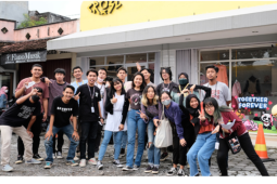 CRSL brand lokal yang terus berkembang