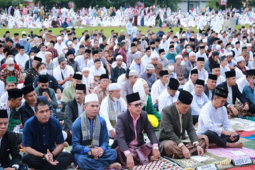 Wako dan Wawako Sungaipenuh Sholat Idul Adha di Lapangan Mardeka
