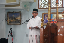 Pj Bupati Mesuji salat Idul Adha di Masjid Jami Ar-Riyadh