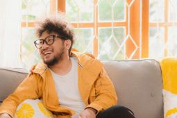 Penyanyi Kunto Aji selami kenangan dengan keluarga lewat lagu "Salam Pada Rindu"