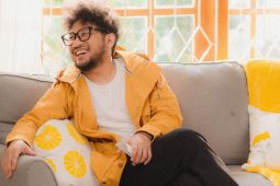Kunto Aji selemai kenangan dengan keluarga lewat lagu "Salam Pada Rindu"