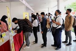 Wawali tekankan pentingnya pencari kerja di Surabaya tingkatkan kompetensi