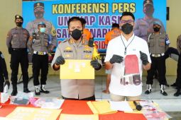 Seorang perangkat desa di Sidoarjo edarkan sabu-sabu diringkus polisi