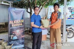 SIT AL Khair bagikan daging Qurban gunakan 'Jintingan Purun'