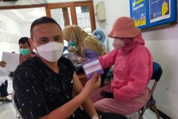 Tekan COVID-19, Pemkot Surabaya gencarkan vaksinasi penguat untuk