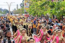 Pemasangan "Sambung Tuwuh" di Madiun pecahkan rekor MURI