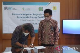 PLN Karawang tekan penggunaan CO2 dan genjot porsi energi terbarukan