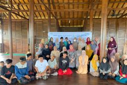 Ikatan Istri Karyawan BPJS Ketenagakerjaan bhakti sosial di Kampung Mualaf Baduy