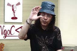 Salam satu jari dari gitaris Mr D (Bagian 1)