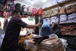 Masuk ajaran baru, Omzet penjual baju seragam sekolah naik di Banda Aceh