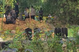 Penggali kubur temukan mortir di TPU Gunung Cilik Trenggalek