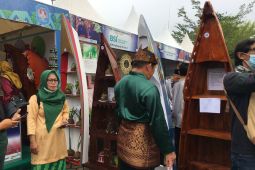 Sampan Menanjak, lemari antik dari Kubu Raya