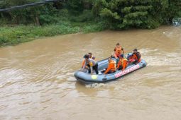 Santri tenggelam di Sungai Ciwaringin Cirebon belum ditemukan