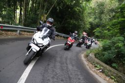 Begini Cara Naik Motor Matik di Tanjakan & Turunan