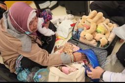 Demi cucu, Siti Khusnul siasati pembatasan bawaan dalam penerbangan