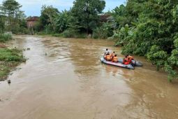 Tim SAR Cirebon temukan santri meninggal karena tenggelam di sungai