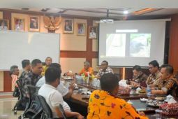 Pemkab Ketapang libatkan perusahaan perbaiki jalan dan jembatan