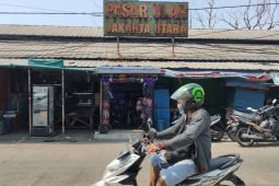 Geliat giat "penghuni" pasar ular