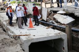 Pengerjaan dua "crossing" saluran air di Surabaya ditargetkan rampung akhir 2022