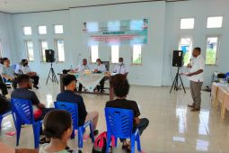 Pemuda asli Papua di Sorong dapat pelatihan pembuatan sablon