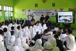 Siswa jangan pernah coba narkoba dan minuman keras, kata Polisi Indramayu