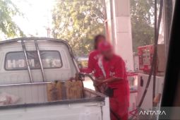 Warga dibebaskan beli solar subsidi pakai jeriken di SPBU Karawang, asalkan ...