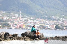 Bupati Bone Bolango puji keindahan Pantai Kilo Lima di Banggai