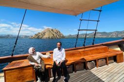 Presiden Jokowi gunakan kapal pinisi ke Pulau Rinca NTT
