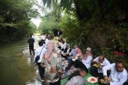 Bupati Pakphak Bharat ajak Gubsu tinjau lokasi arung jeram Lae Ordi