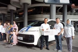 Warga Banjarbaru Kalsel raih grand prize mobil mewah Hyundai Staria