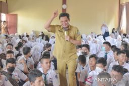 Pemkab Bangka Barat menggiatkan sosialisasi bahaya narkoba kepada siswa