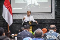 Eri Cahyadi minta camat dan lurah se-Surabaya selesaikan DTMS di tingkat RT