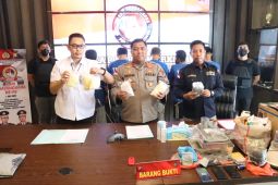 Polisi bongkar industri rumahan produksi obat terlarang