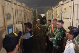 Satu kontainer senjata di Pelabuhan Panjang untuk latihan Garuda Shield