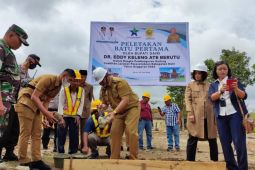 Bupati Dairi letakkan batu pertama pembangunan perpustakaan di Tamrek, biayanya Rp9,8 miliar