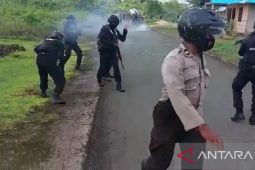 Polisi terkena panah saat lerai bentrokan di Tual Maluku