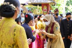 Pengabenan massal, Bupati Ipuk puji gotong royong umat Hindu Banyuwangi