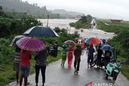 Cuaca buruk akibatkan tiga penerbangan ke Bandara Ambon dialihkan, salah satunya pesawat jet Ketua MPR Bambang Soesatyo