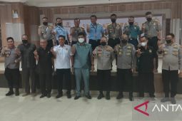 Pimpinan DPRD foto bersama peserta didik PKDN Sespimti Dikreg 31