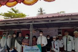 Baznas Bangka Tengah salurkan Rp322 juta untuk beasiswa 408 pelajar