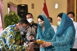 Ratusan ibu rumah tangga di Trenggalek dilatih pengolahan produk rempah